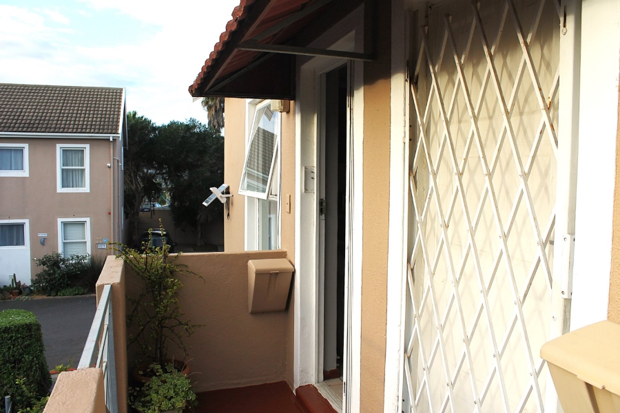 1 Bedroom Property for Sale in Strand Central Western Cape